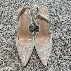 Nwt Women's Lace Pointed-Toe Slingback Heels in Ivory